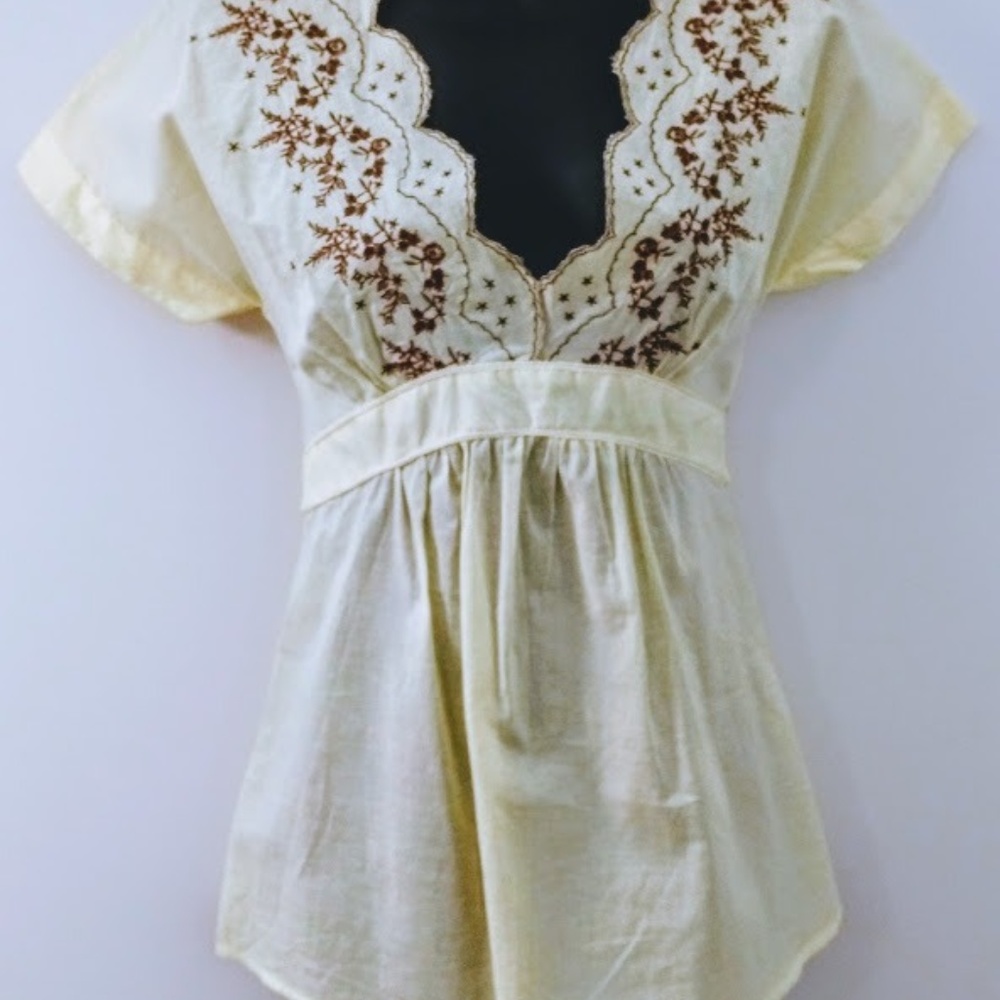Deep V-Neck Scallop Trim Cotton Top With Tie Back